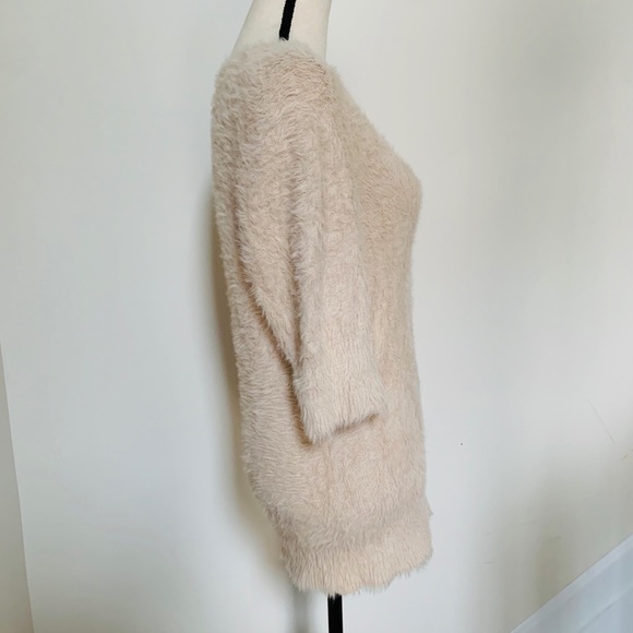 Knitted & Knotted | pink fuzzy scoop Neck sweater - Picture 3 of 4